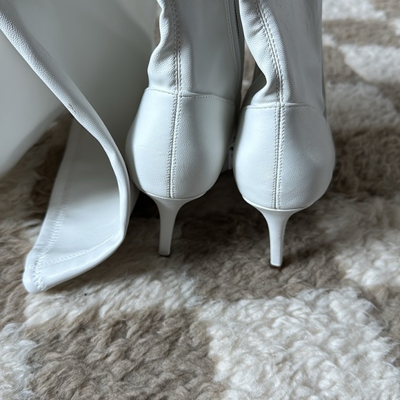 Jessica Simpson white high boots - Picture 5 of 10